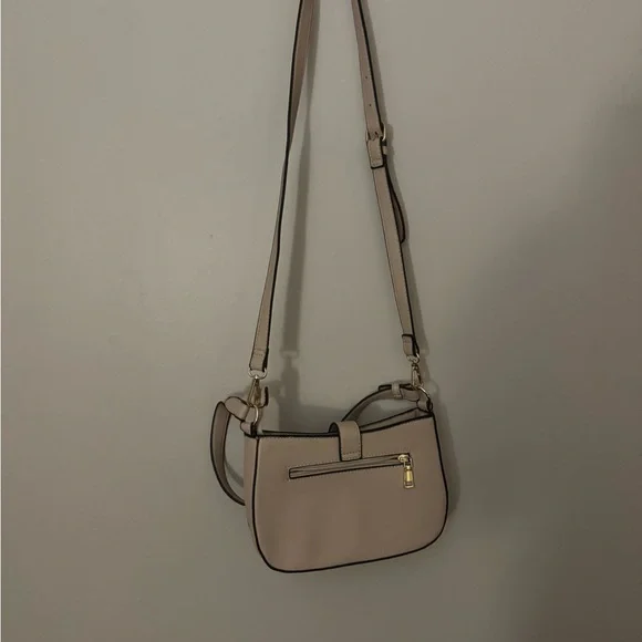 Elegant Cream Crossbody Bag - Picture 3 of 4